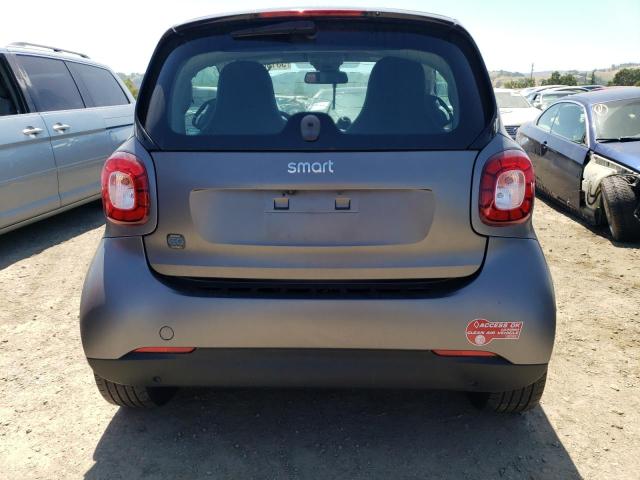 VIN WMEFJ9BA8JK283692 2018 Smart Fortwo no.6