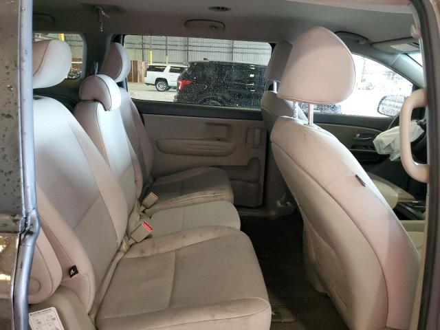 KNDMB5C15G6158967 KIA SEDONA LX