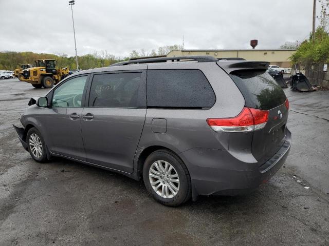 5TDYK3DC8ES524584 2014 TOYOTA SIENNA, photo no. 2