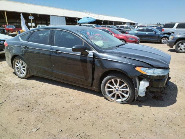 3FA6P0HDXHR167755 Ford FUSION SE