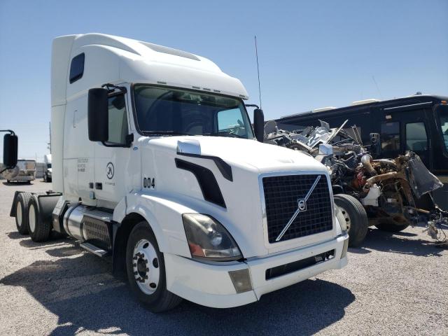 Salvage cars for sale from Copart Anthony, TX: 2013 Volvo VN VNL