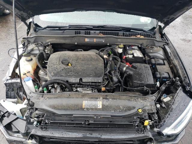 3FA6P0HD2HR169922 Ford FUSION SE