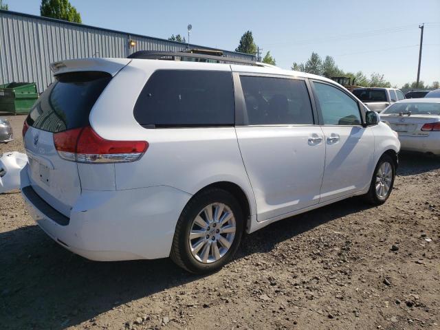 5TDDK3DC8BS026170 2011 TOYOTA SIENNA, photo no. 3