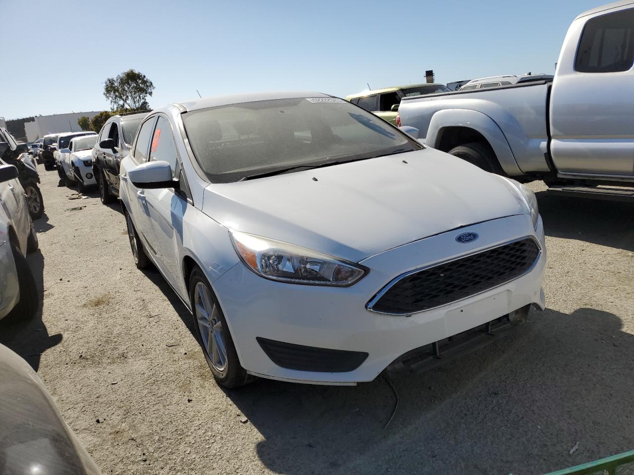 1FADP3F22JL236677 2018 Ford Focus Se