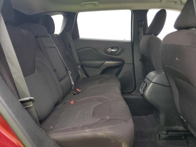 1C4PJLCB8KD332984 Jeep Cherokee Latitude