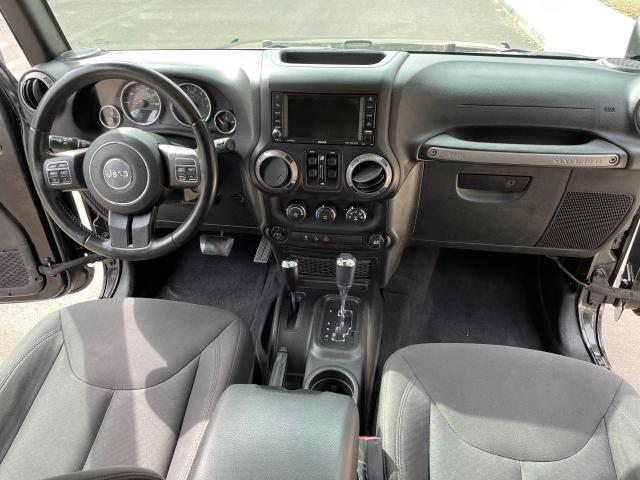 1C4BJWDG8JL881935 Jeep Wrangler Unlimited Sport
