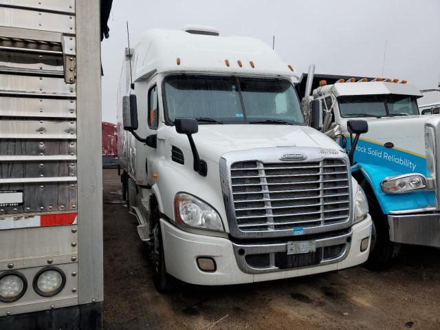 Lot #2489968691 2015 FREIGHTLINER CASCADIA 1 salvage car