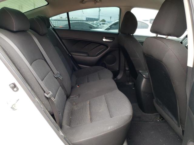 3KPFK4A72JE226945 KIA FORTE LX