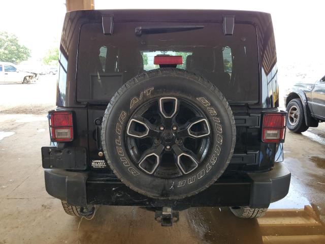 1C4BJWEG9JL890318 Jeep Wrangler Unlimited Sahara