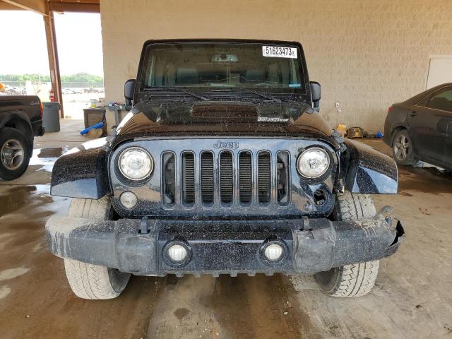 1C4BJWEG9JL890318 Jeep Wrangler Unlimited Sahara
