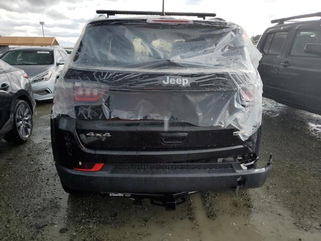 3C4NJDBB6JT185913 Jeep Compass Latitude