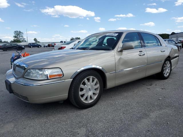 2011 Lincoln Town Car Signature Limited