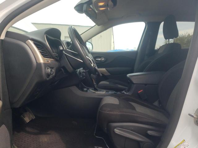 1C4PJMCXXJD570075 Jeep Cherokee Latitude
