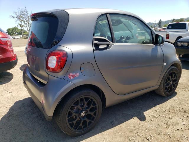 VIN WMEFJ9BA8JK283692 2018 Smart Fortwo no.3