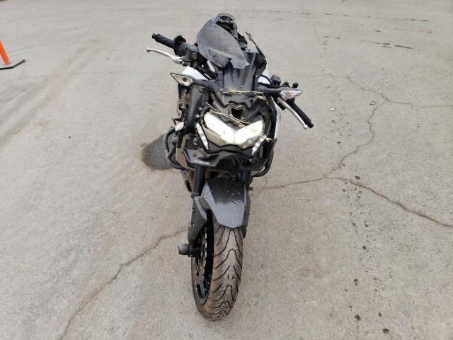 2022 KAWASAKI ZR900 - JKAZR2F16NA038014