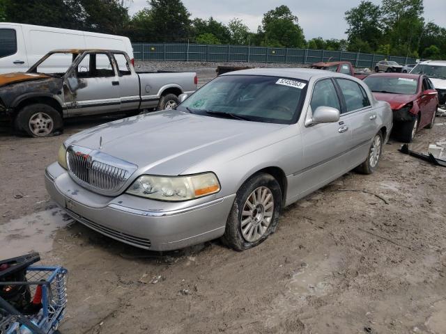 2003 Lincoln Town Car Signature