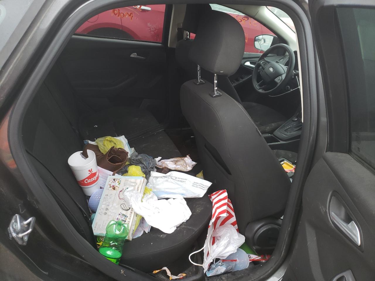 1FADP3F2XFL299906 2015 Ford Focus Se