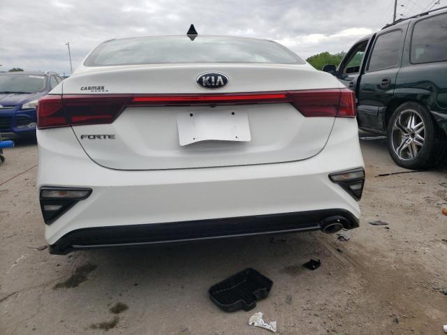 3KPF24AD9ME327572 KIA FORTE FE
