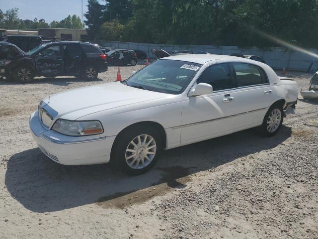 2006 Lincoln Town Car Signature