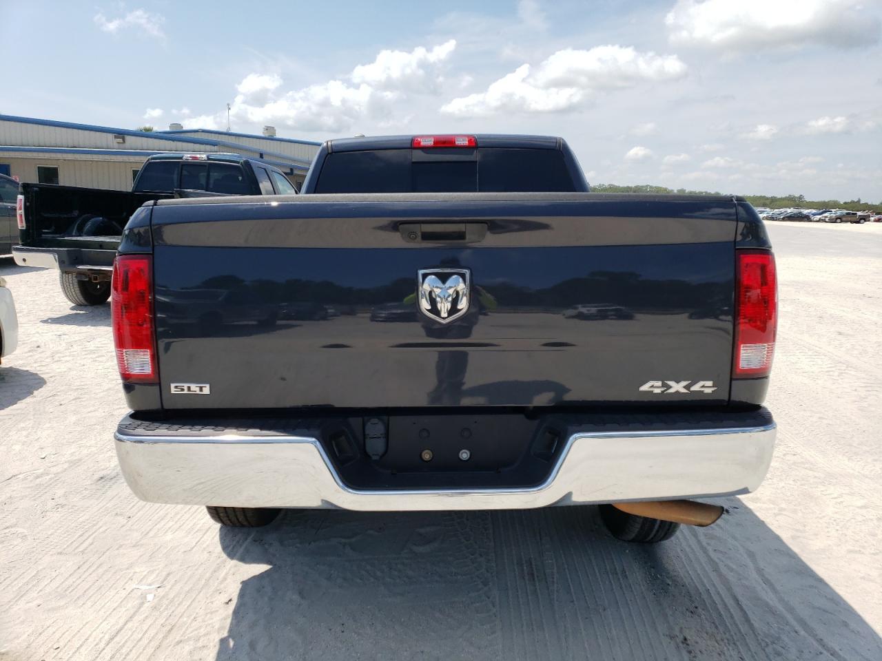 1C6RR7TT1KS713936 2019 Ram 1500 Classic Slt