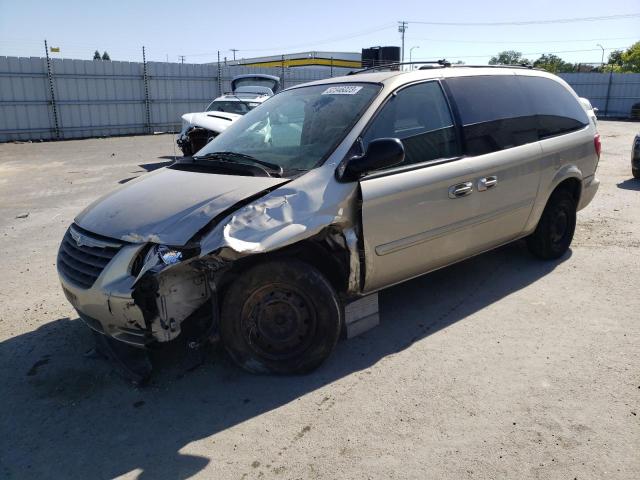 2005 Chrysler Town & Country LX