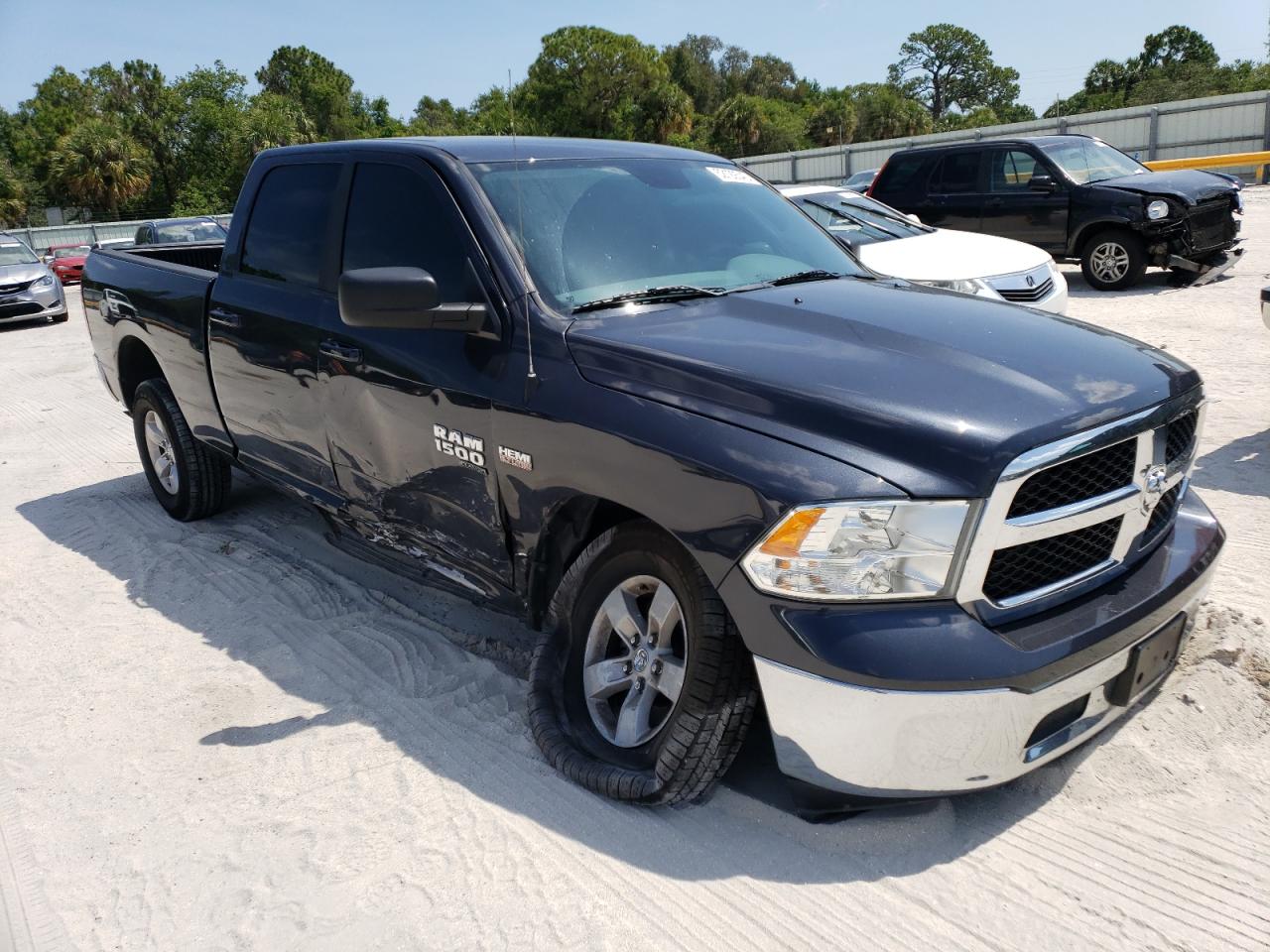 1C6RR7TT1KS713936 2019 Ram 1500 Classic Slt