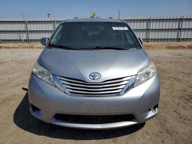 5TDKZ3DC5HS819339 Toyota SIENNA LE