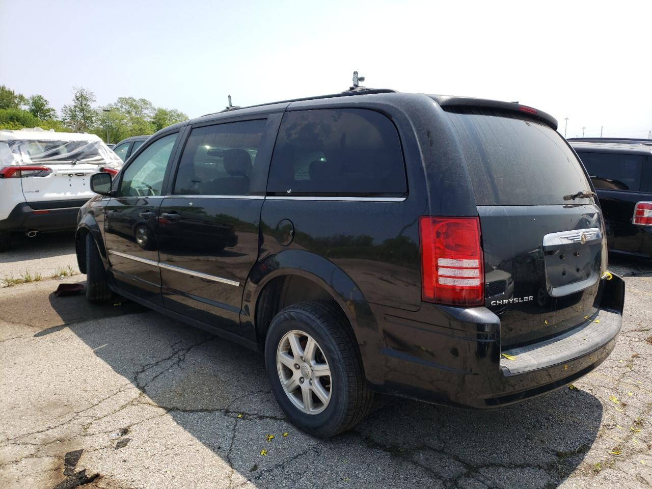 Lot #2974746196 2010 CHRYSLER TOWN & COU