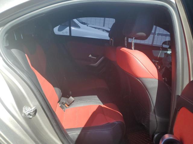 WDD3G4FB2KW022595 Mercedes-Benz A 220 4matic