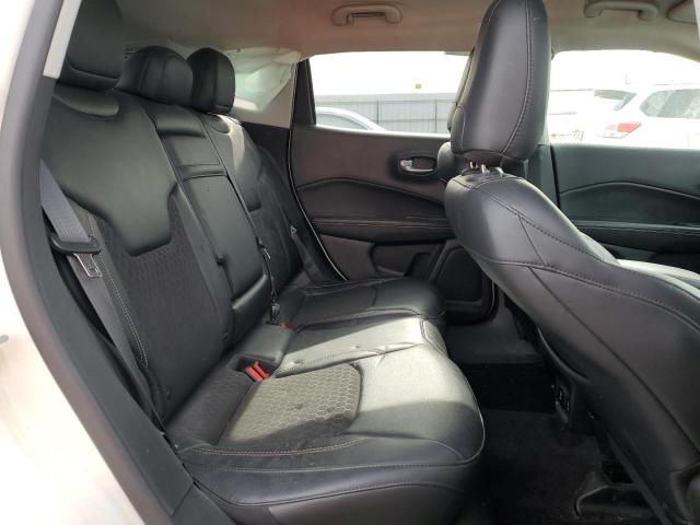3C4NJDBB1JT103392 Jeep Compass Latitude