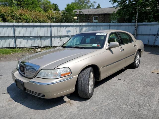 2007 Lincoln Town Car Signature Limited