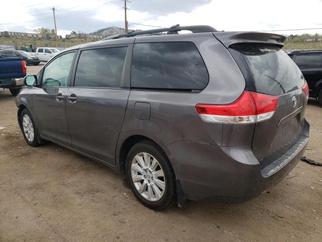 5TDJK3DC1DS055242 2013 TOYOTA SIENNA, photo no. 2