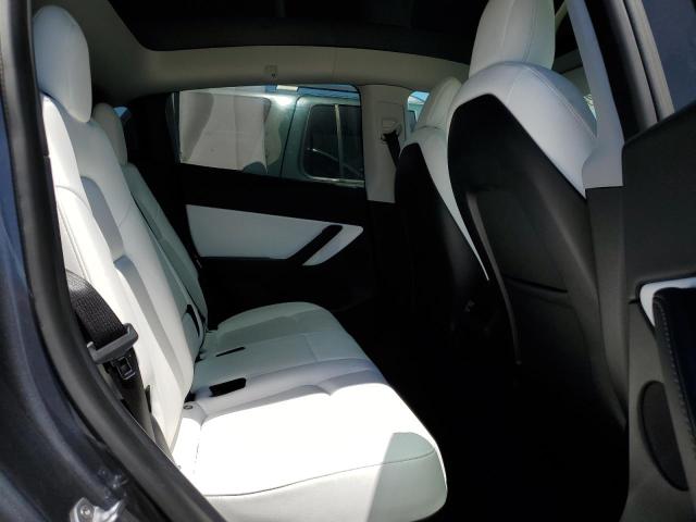 7SAYGDEE4NF341049 Tesla Model Y