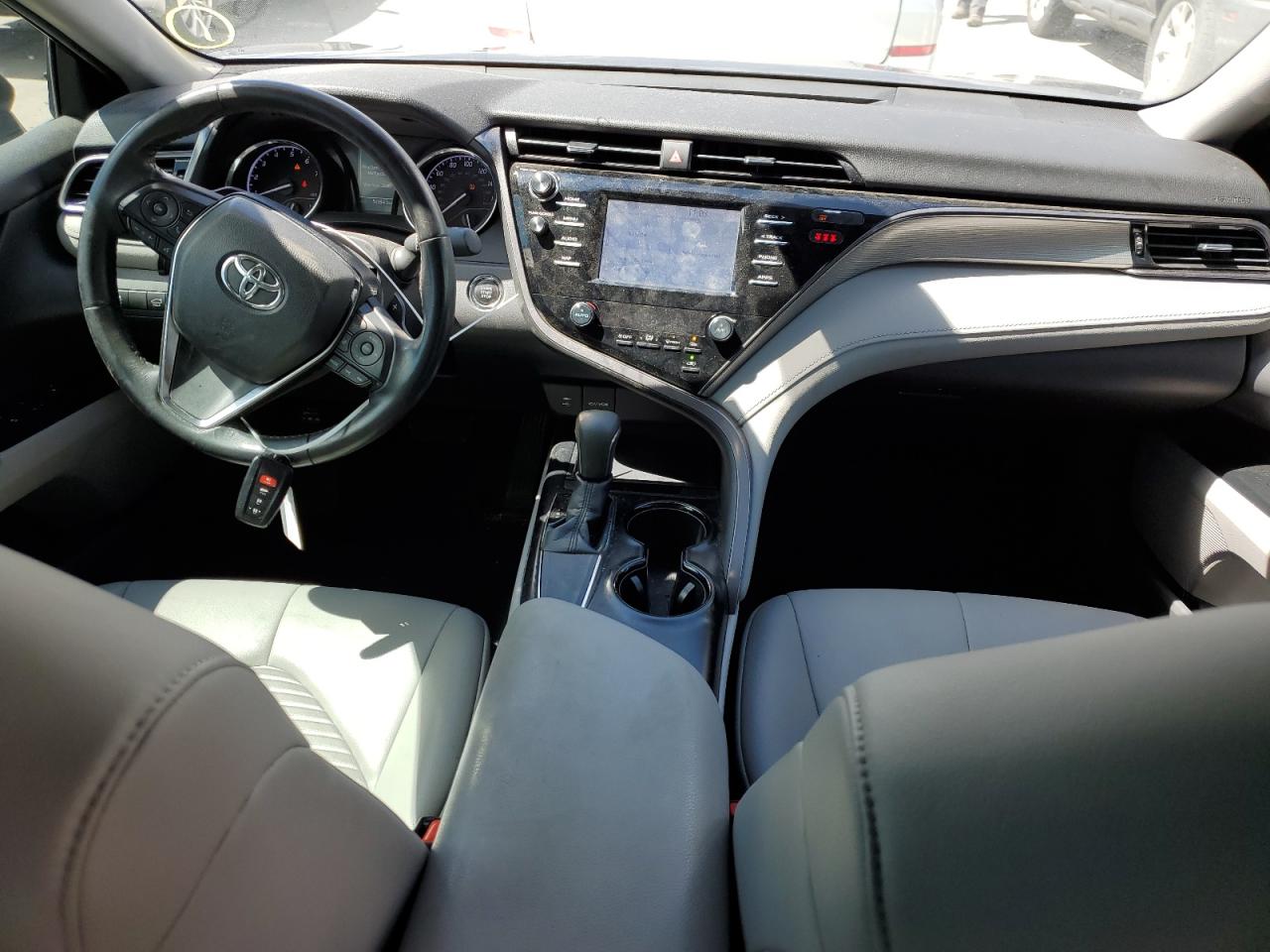 2019 Toyota Camry L vin: 4T1B11HK3KU179756