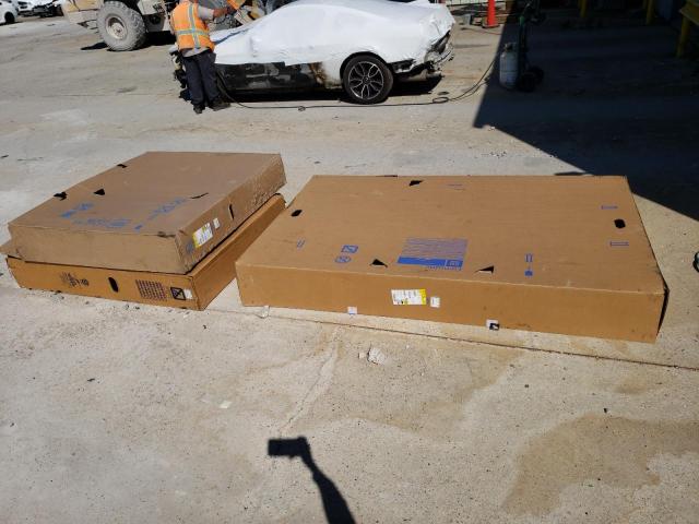 1GYS3CKJ9HR372798 Cadillac Escalade Premium Luxury