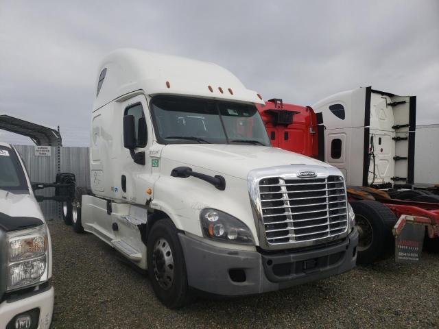 Salvage cars for sale from Copart Antelope, CA: 2018 Freightliner Cascadia 125