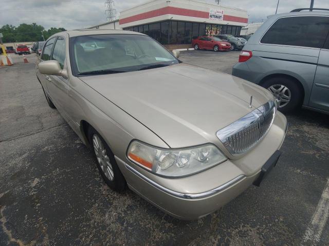 2004 Lincoln Town Car Executive