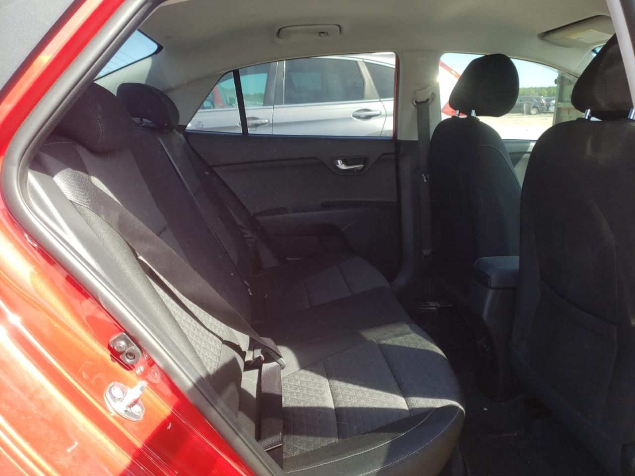 3KPA24AD8LE354786 2020 Kia Rio Lx