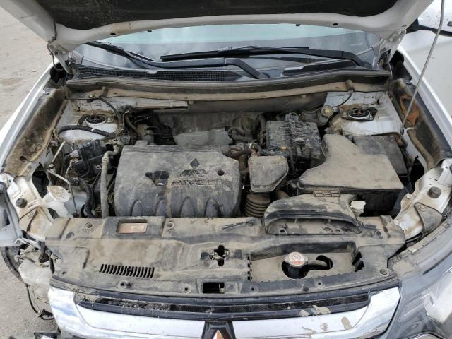 JA4AD3A3XJZ040466 Mitsubishi Outlander Se