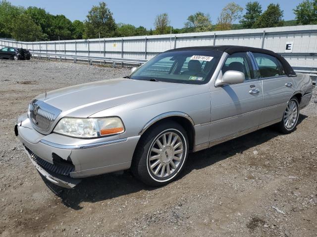 2003 Lincoln Town Car Signature VIN: 1LNHM82W03Y649788 Lot: 53061673