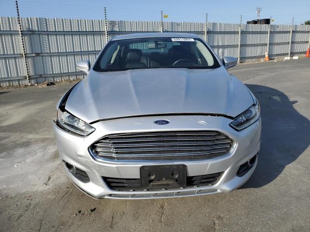 3FA6P0HDXFR258215 Ford FUSION SE