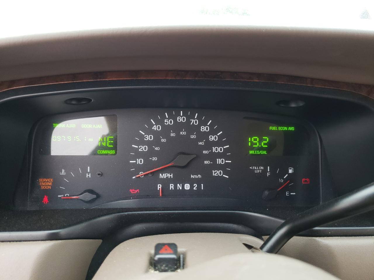 1LNFM81W9WY662245 1998 Lincoln Town Car Executive