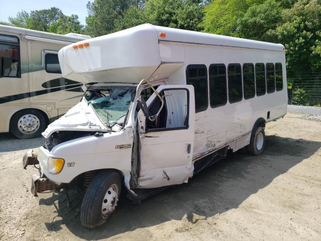 Salvage cars for sale from Copart Seaford, DE: 2002 Ford Econoline E450 Super Duty Cutaway Van