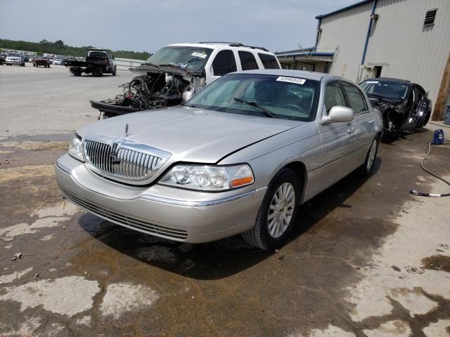 2003 Lincoln Town Car Executive