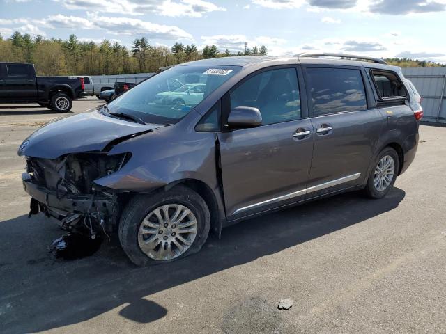 2017 Toyota Sienna XLE