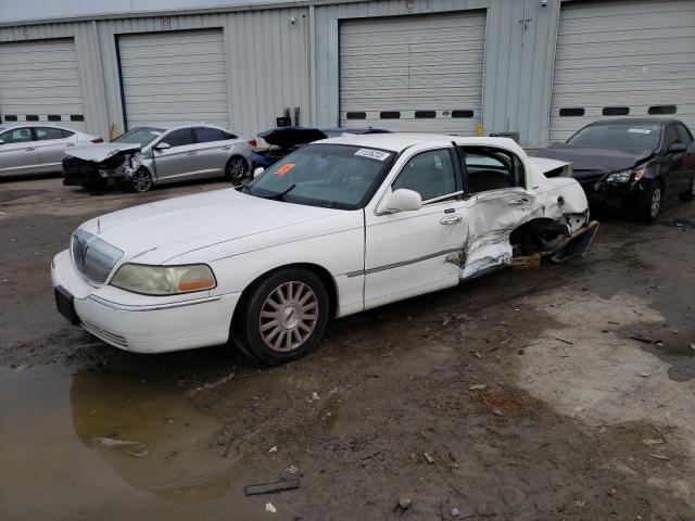 2004 Lincoln Town Car Executive