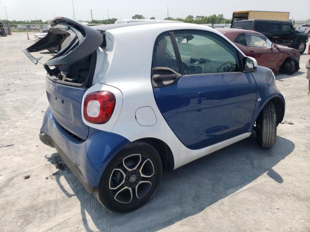 VIN WMEFJ9BA3HK236080 2017 Smart Fortwo no.3