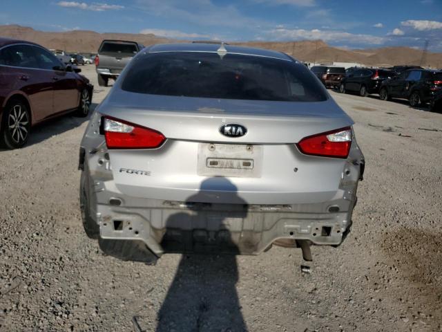 KNAFK4A68F5335563 KIA FORTE LX