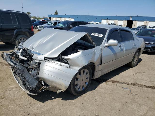 2005 Lincoln Town Car Signature Limited