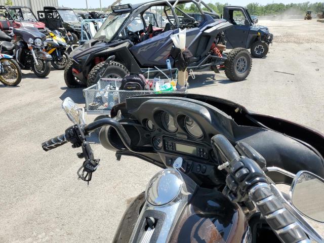 2011 HARLEY-DAVIDSON FLHTCU 1HD1FC417BB657701